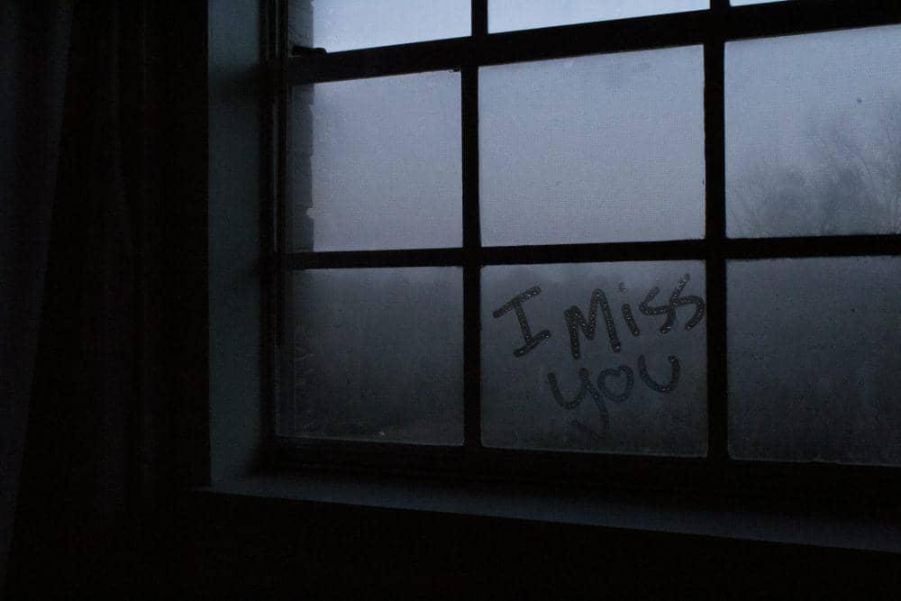 ilustrasi merenungkanmu dikala hujan (unsplash.com/Megan Stallings)