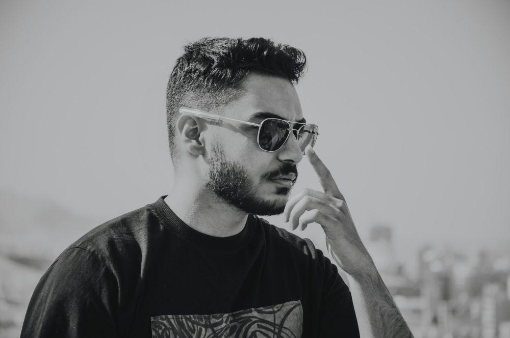 ilustrasi seseorang (unsplash.com/Nima Motaghian Nejad)