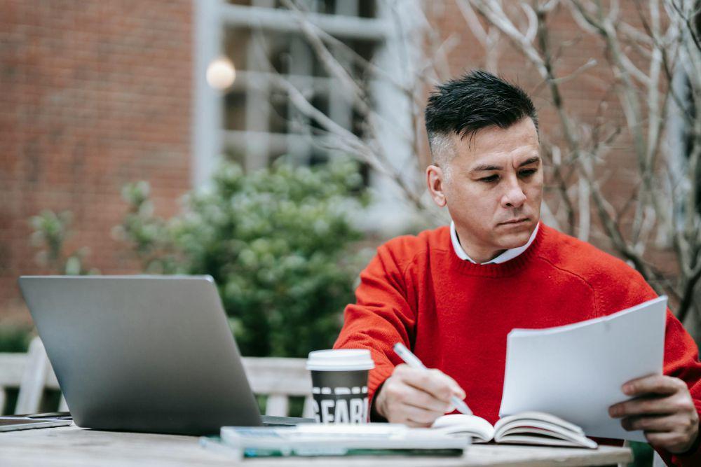 6 Kebiasaan Pagi Orang yang Gak Panik Dikejar Deadline, Mau Coba?