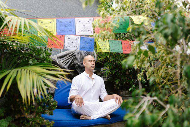 ilustrasi bermeditasi (pexels.com/RDNE Stock project)