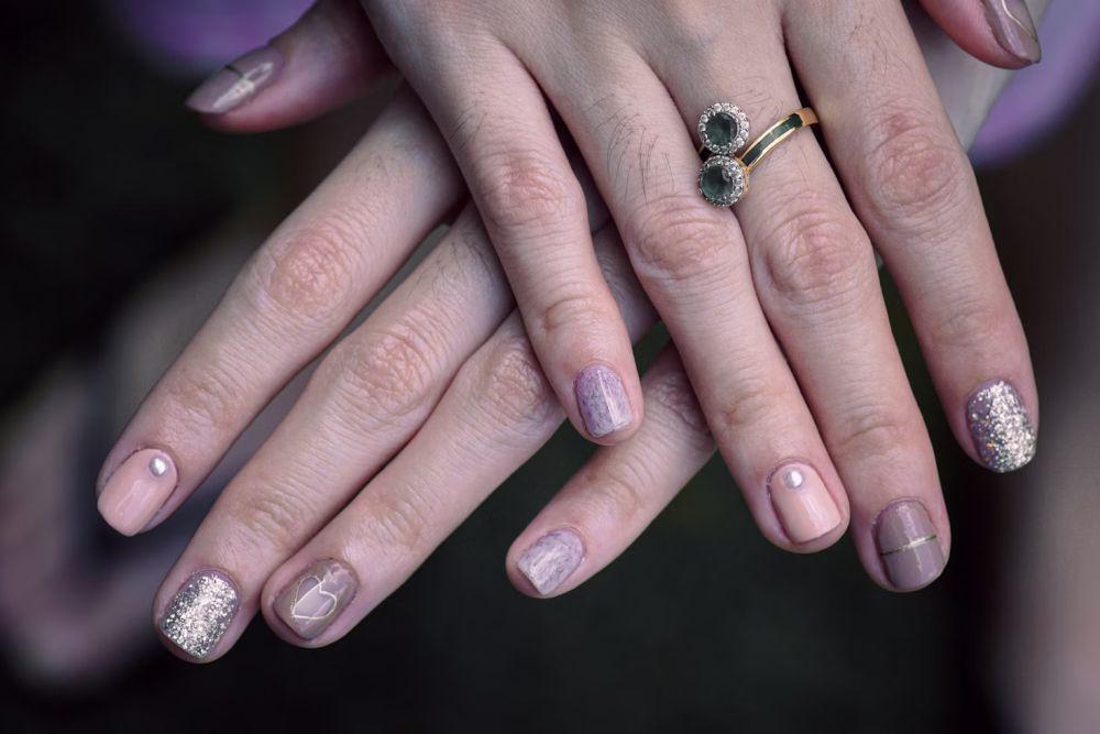 ilustrasi nail art di salon (unsplash.com/Ke Vin)
