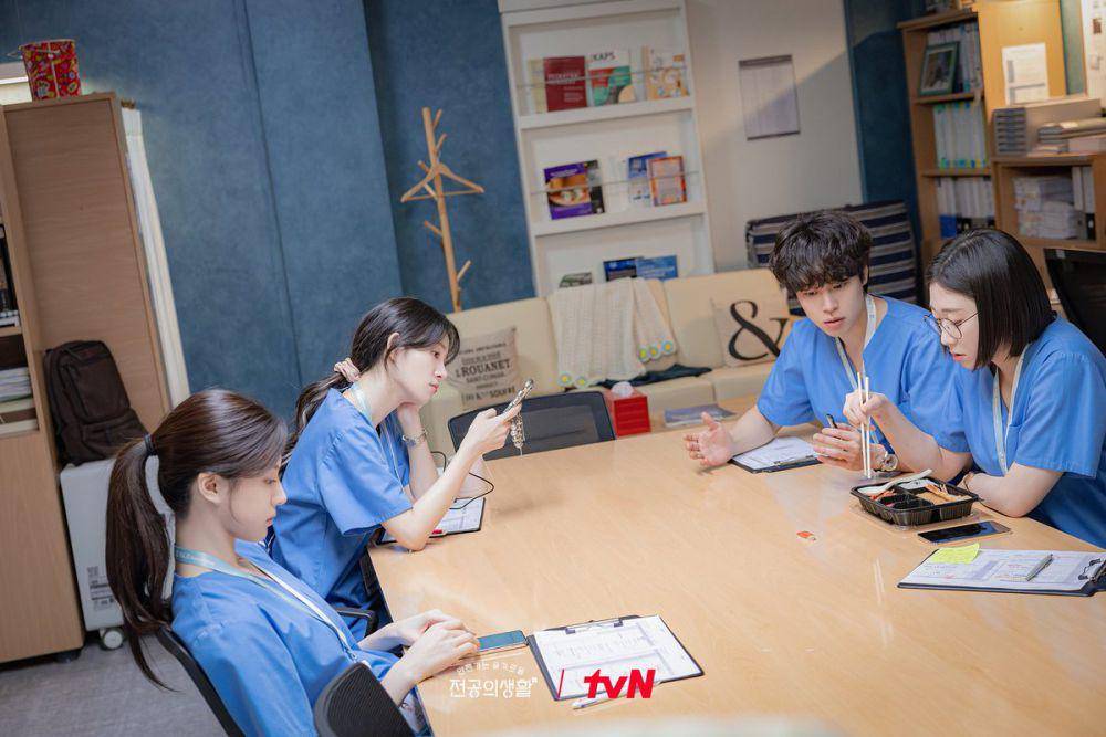 still cut drama Resident Playbook (dok.tvn/Resident Playbook)