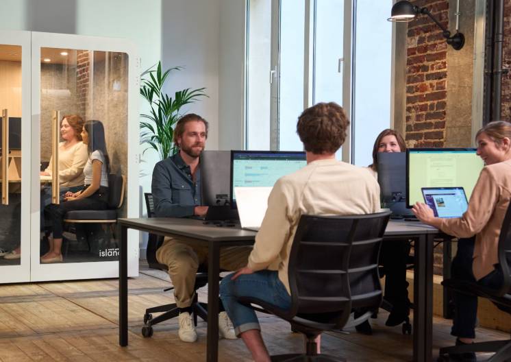 ilustrasi meeting (unsplash.com/Work With Island)
