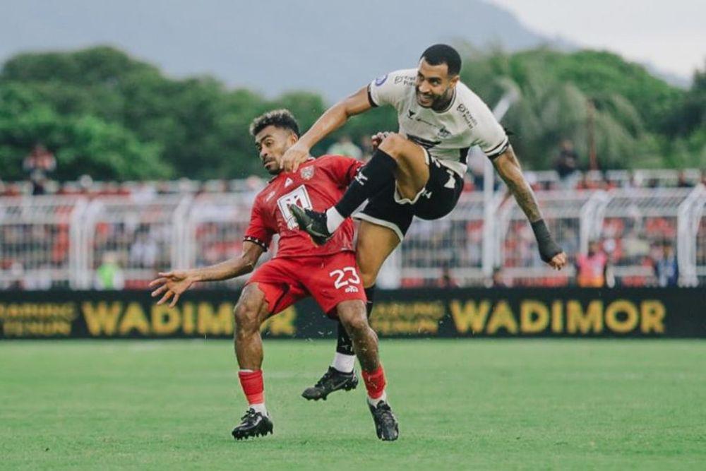 Salah satu momen pertandingan pekan ke-15 BRI Liga 1 2024/2025 antara Malut United versus PSM Makassar yang berlangsung di Stadion Gelora Kie Raha Ternate, 17 Desember 2024. (Instagram.com/psm_makassar)