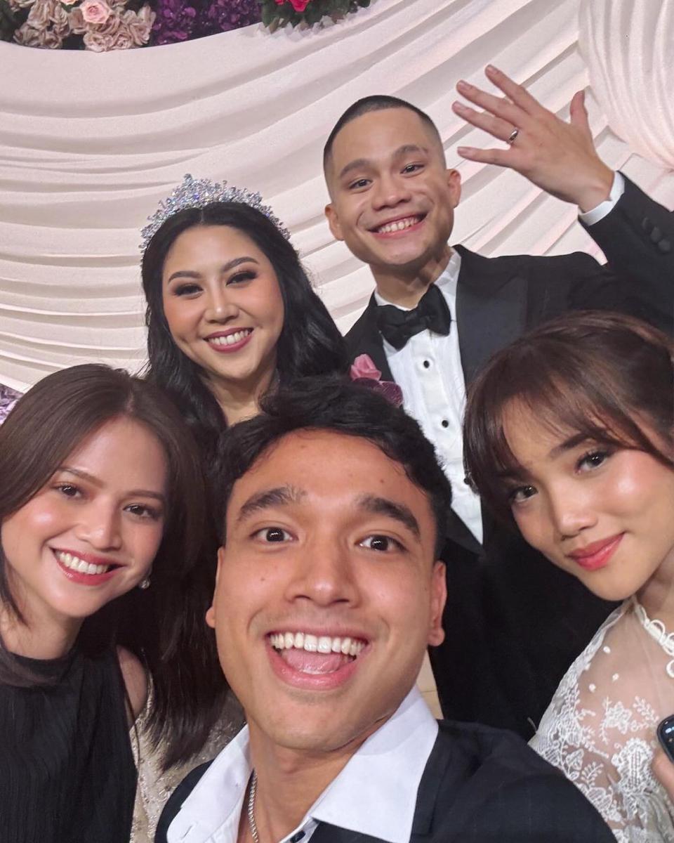 tamu artis di resepsi Cellos (instagram.com/fuji_an)