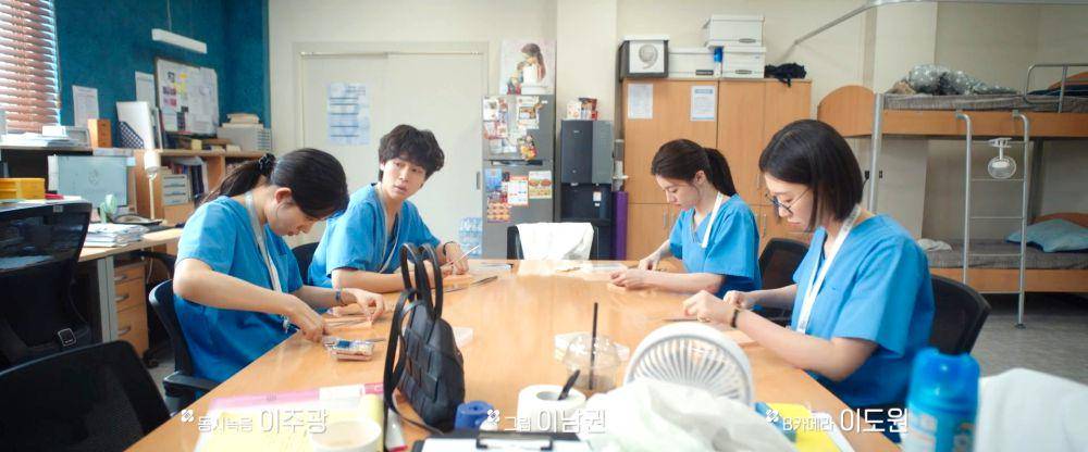 Cuplikan drama Resident Playbook (dok. tvN/Resident Playbook)