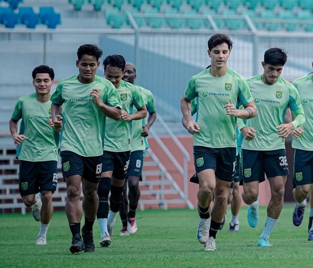 Pemain Persebaya berlatih jelang lawan Semen Padang FC. Instagram @officialpersebaya.