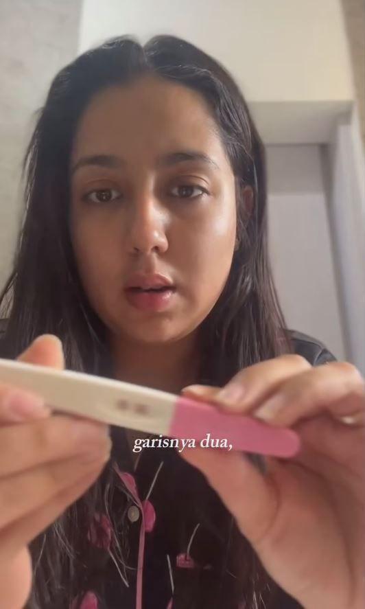 Nessie Judge umumkan kehamilan (Instagram.com/nessiejudge)