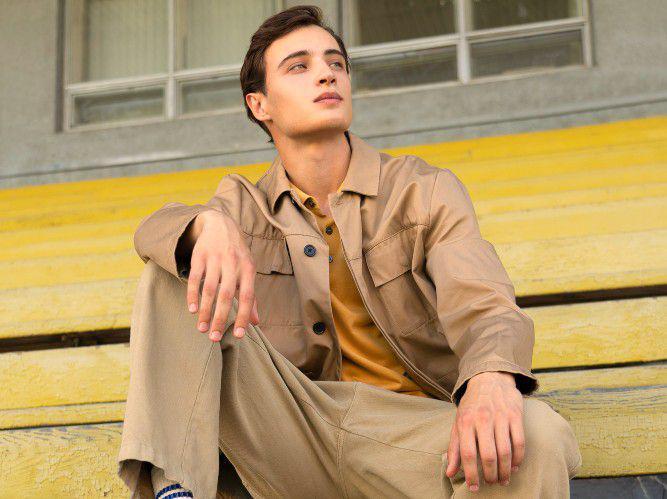 4 Pilihan Jaket Trucker untuk Outer, Tampilannya Keren dan Manly