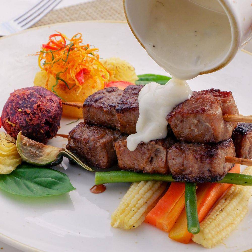 Potret menu Dendeng Age di Pracimasana, Pura Mangkunegaran (instagram.com/pracima.mn)