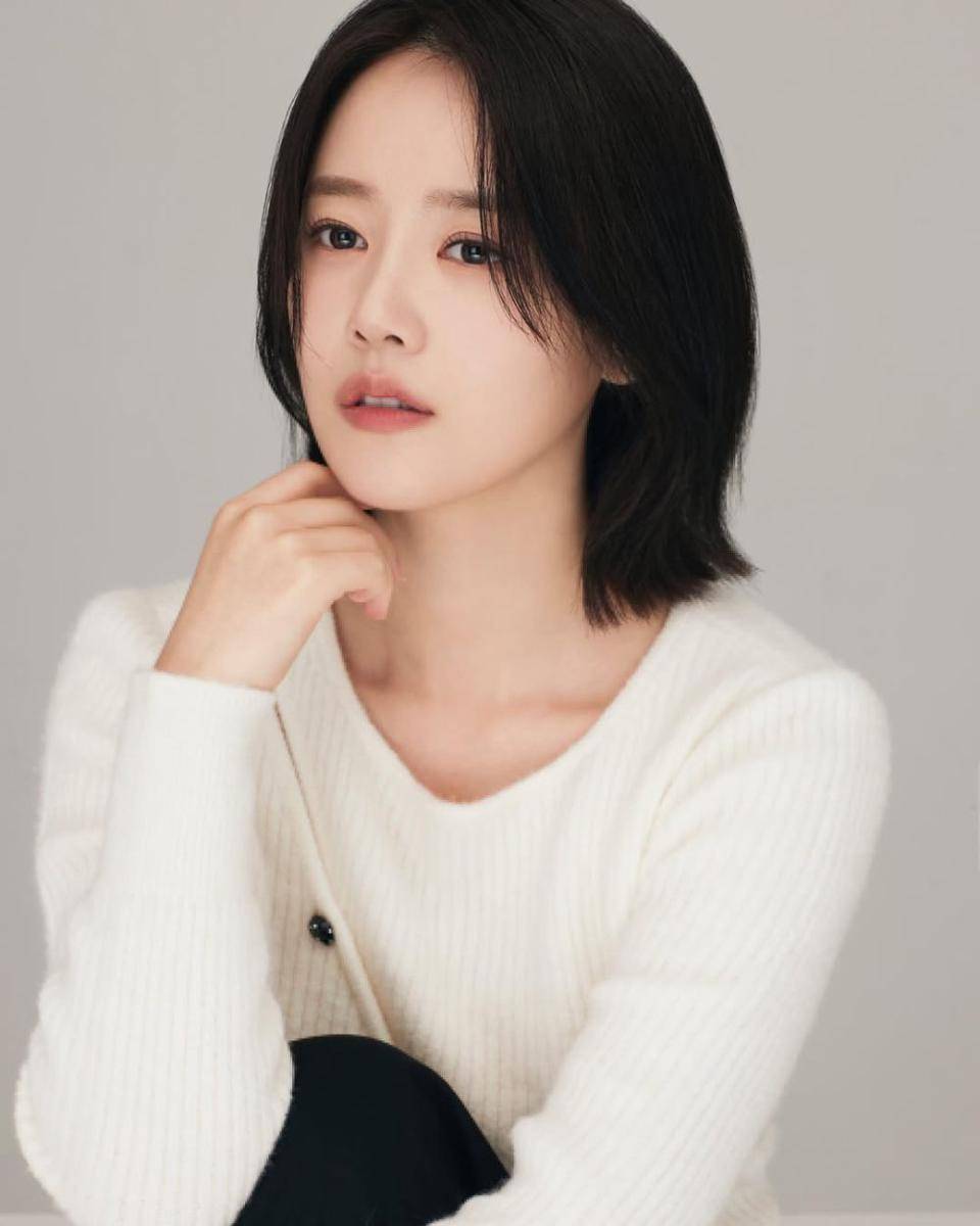 Shin Go Eun (instagram.com/shinggoni)