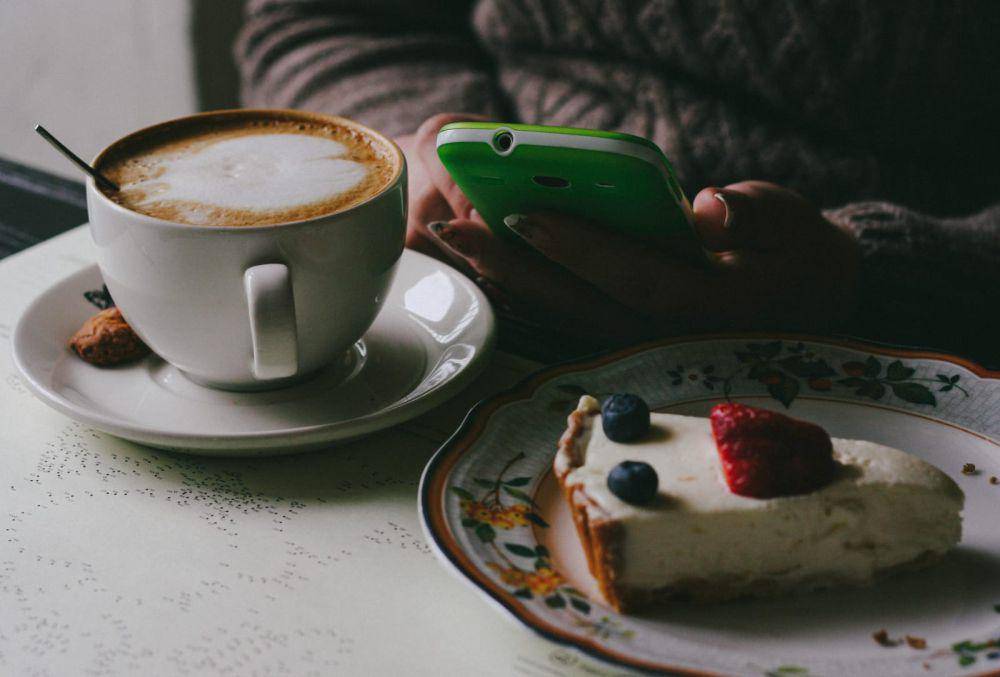 Ilustrasi Cafeshop (pexels.com/Alesia Talkachova)