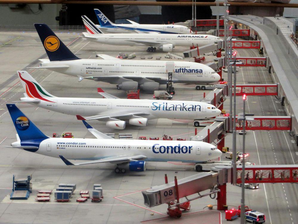 AS Pangkas Penerbangan di Bandara Newark Imbas Gangguan Radar