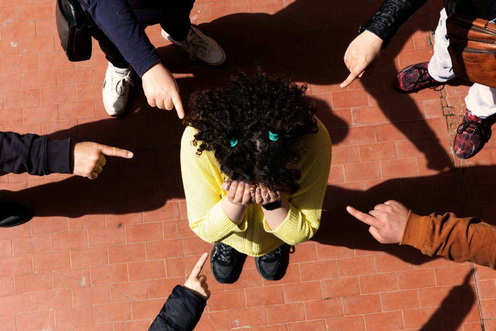 ilustrasi perbuatan bully yang tercela (unsplash.com/La Fabbrica Dei Sogni)