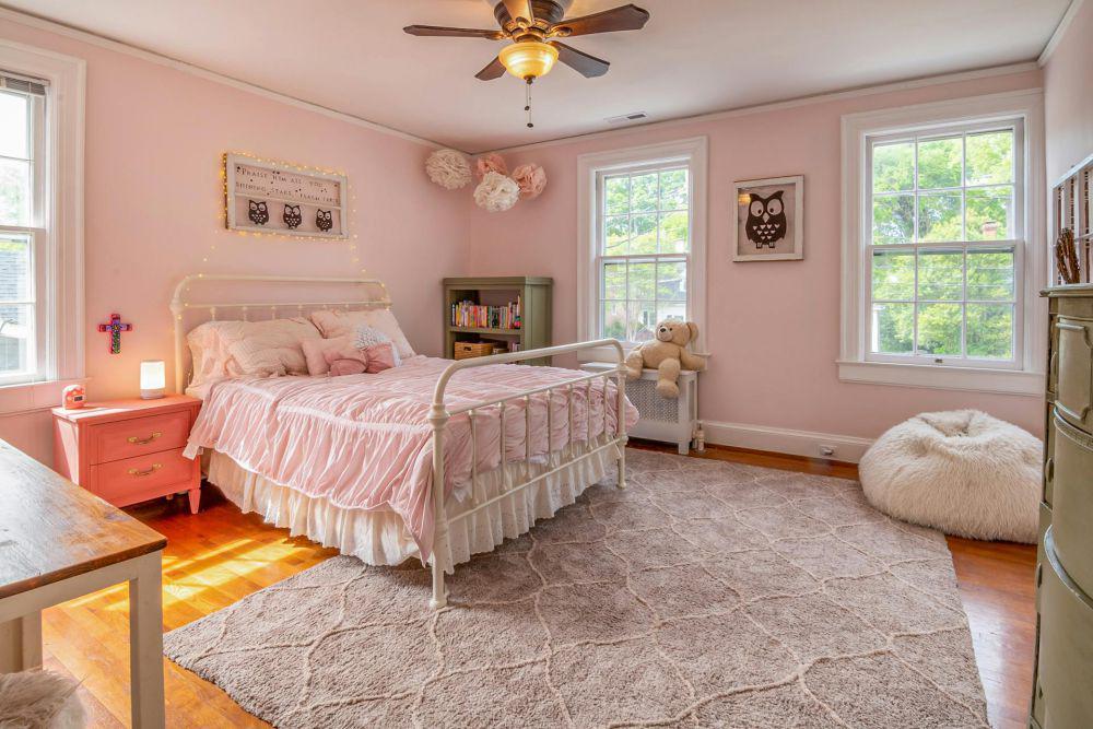 5 Inspirasi Warna Kamar Perempuan, Terlihat Soft dan Cantik!