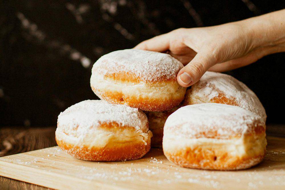 ilustrasi donat (pexels.com/Eugenia Sol)