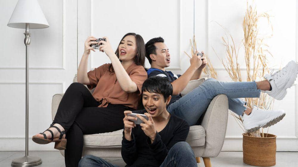 ilustrasi bermain game online(pexels.com/Afif Ramdhasuma)