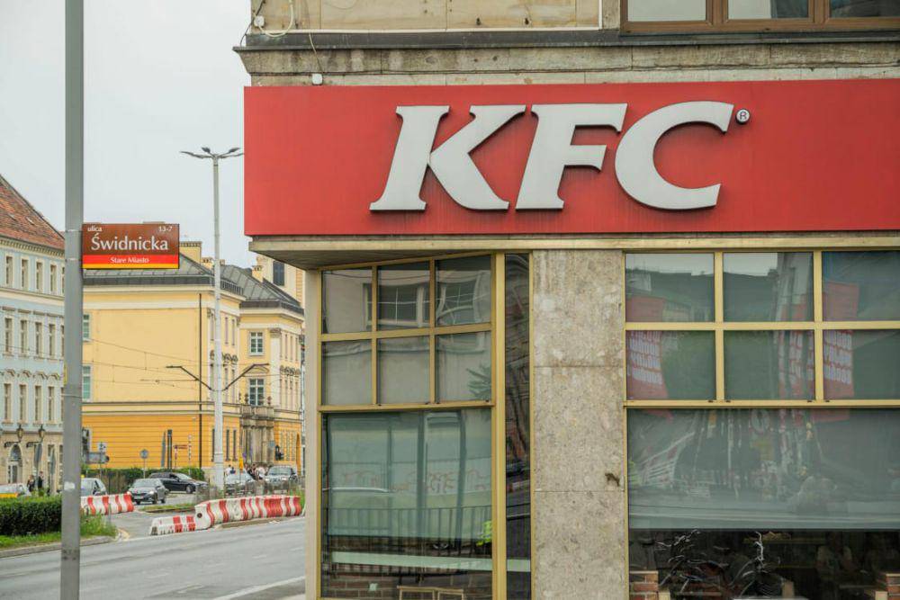 ilustrasi restoran KFC (pexels.com/SHOX art)