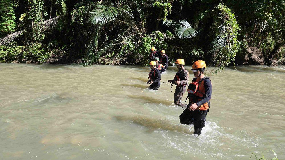 Tim SAR diterjunkan mencari keberadaan petani hilang terseret sungai di Desa Pattimpa, Kecamatan Ponre, Kabupaten Bone, Minggu (11//5/2025)/Istimewa