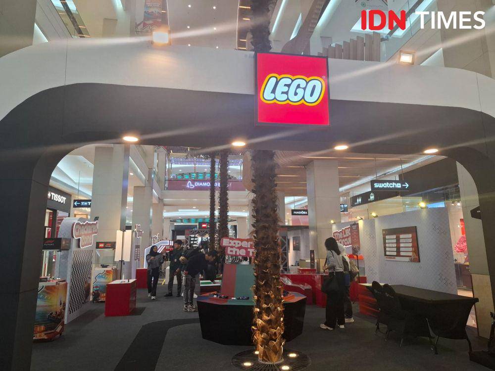 Experience The Thrill, Kolab LEGO x Formula 1 di Mall Kota Kasablanka, 8 Mei 2025 (IDN Times/Adyaning Raras)