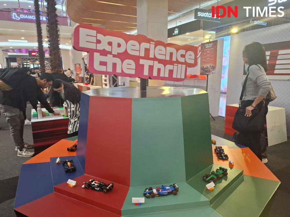 Experience The Thrill, Kolab LEGO x Formula 1 di Mall Kota Kasablanka, 8 Mei 2025 (IDN Times/Adyaning Raras)