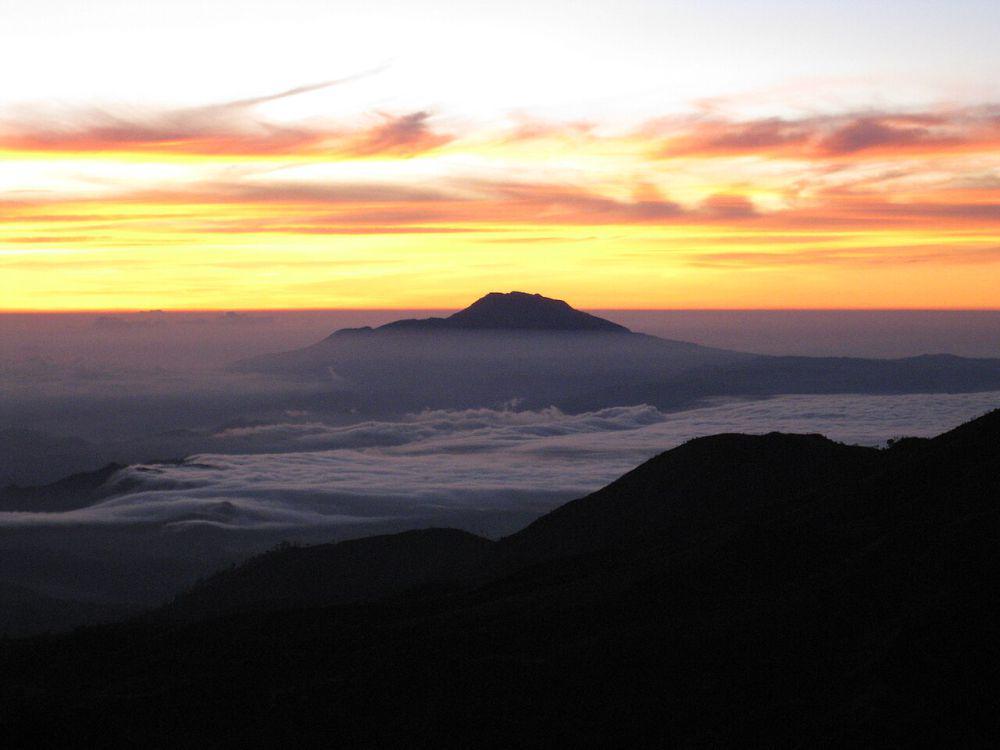 Gunung Kembang ada di daerah Dieng (commons.wikimedia.org/Anandajoti)