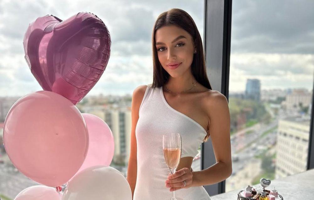 7 Potret Darya Hancharevich Miss Global Belarus 2025, Bikin Terpana!