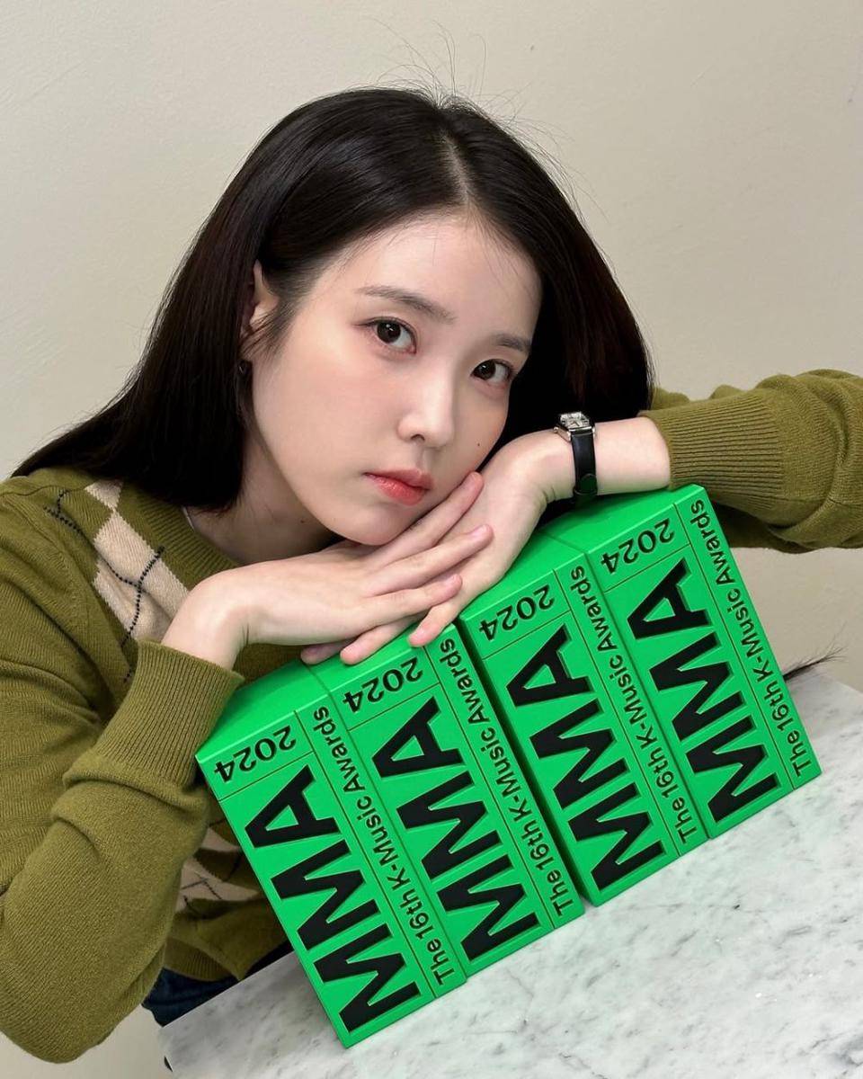 potret IU (instagram.com/iu_edamofficial)