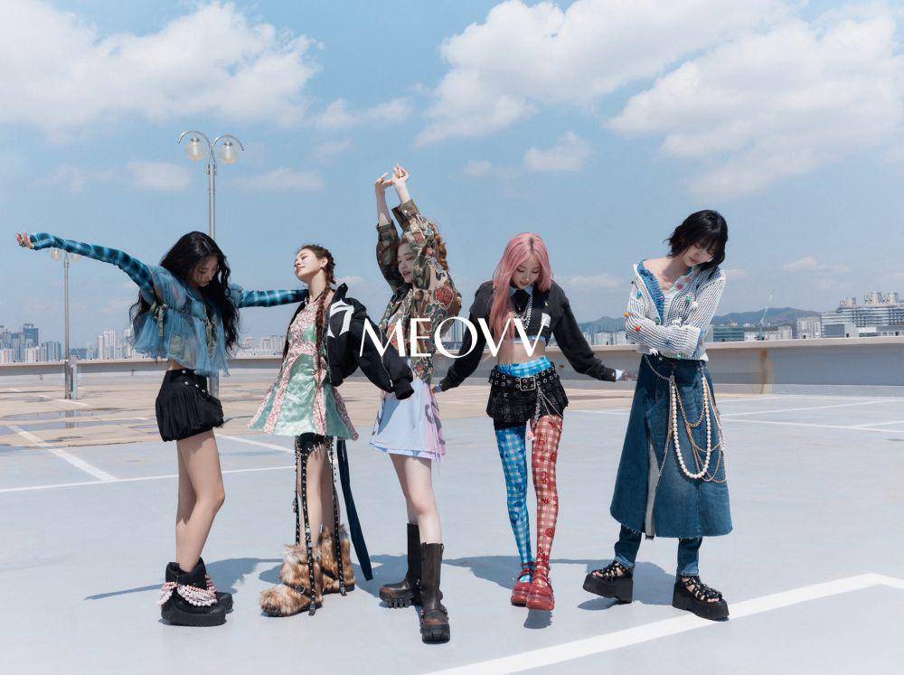 potret MEOVV di EP MY EYES OPEN VVIDE (x.com/OFFICIAL_MEOVV)