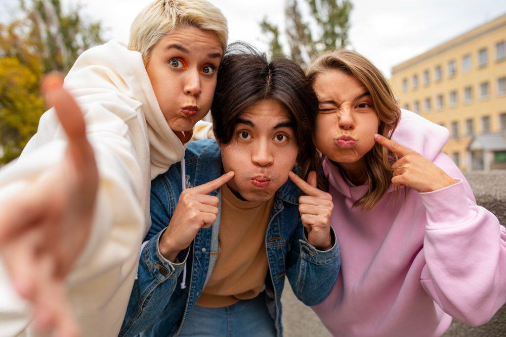 5 Stereotip Gen Z yang Bikin Mereka Dicap Lemah dan Manja