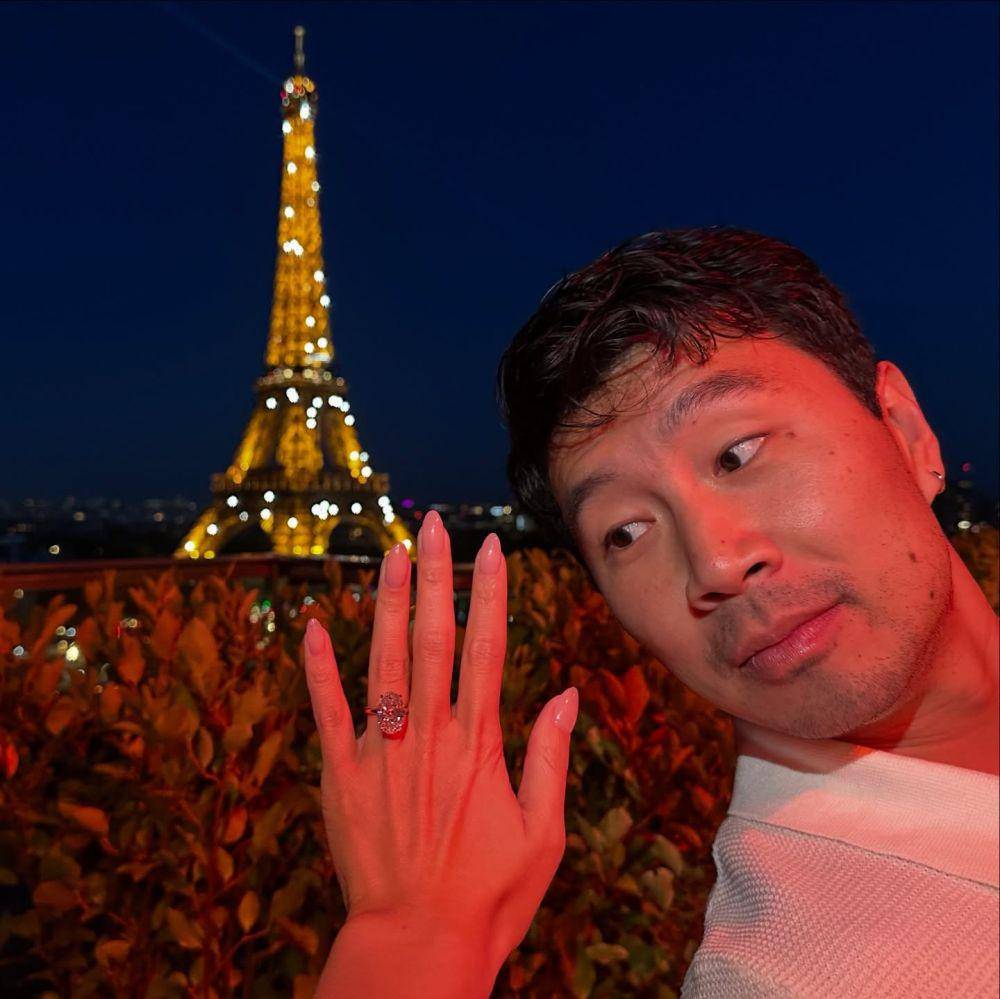 Simu Liu melamar Allison Hsu (instagram.com/simuliu)