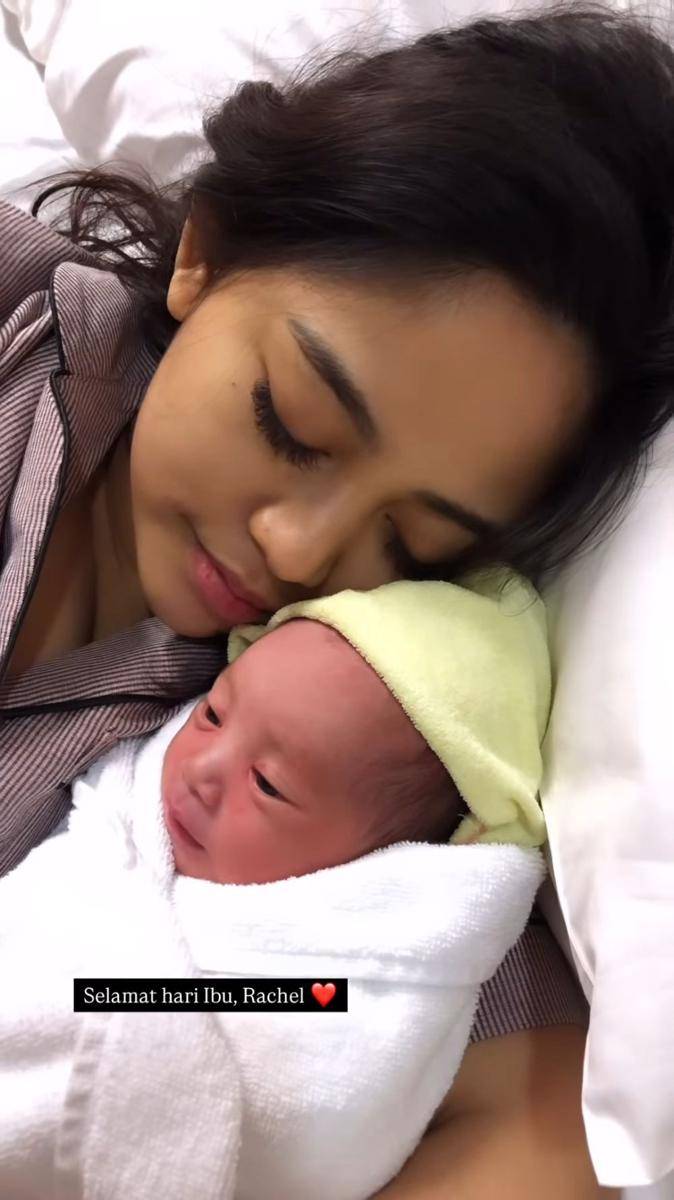 artis Indonesia rayakan Hari Ibu internasional (instagram.com/rachelvennya)