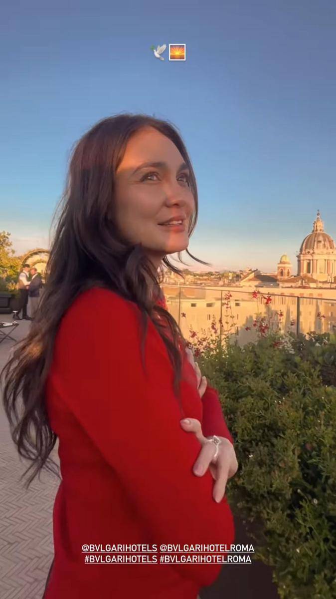 Luna Maya (instagram.com/lunamaya)