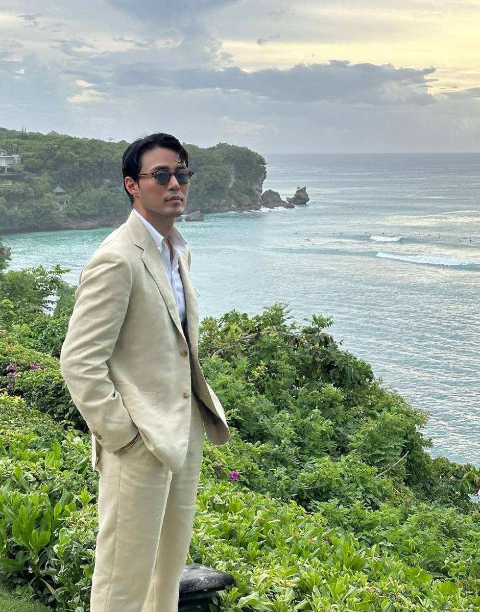 potret Oh Jin Taek Single's Inferno di Bali (instagram.com/timelessbruno)