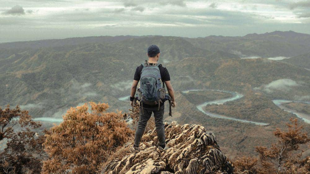 Ilustrasi Mendaki Gunung (unsplash.com/@caleb_jspr)