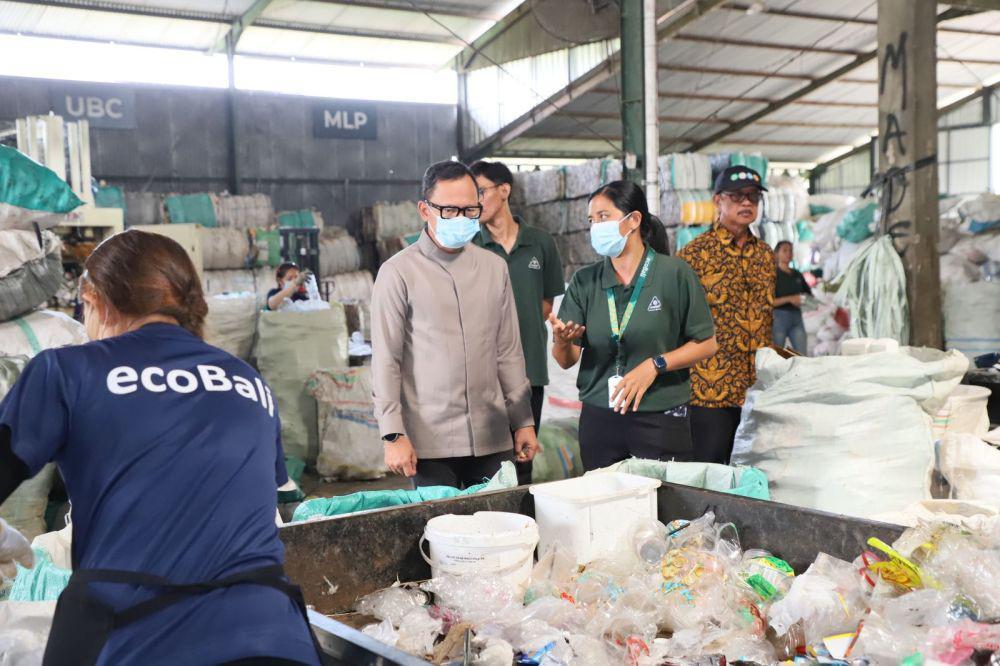 Wamendagri Dorong Bali Maksimalkan Pengelolaan Sampah