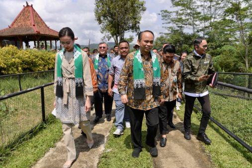 Kemenkop-Kemenpar Kerja Sama Penguatan Pariwisata Melalui Koperasi