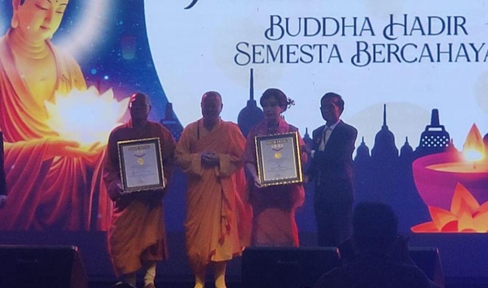 Waisak 2025 Cetak 2 Rekor Muri, Mindfulness Terbesar di Indonesia