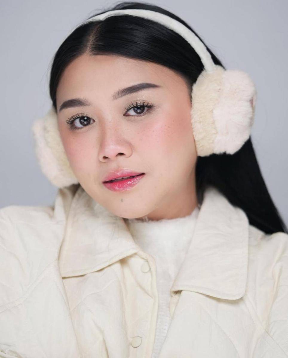 gaya makeup ke kantor ala Clarissa Putri (instaram.com/clarissaputri_)