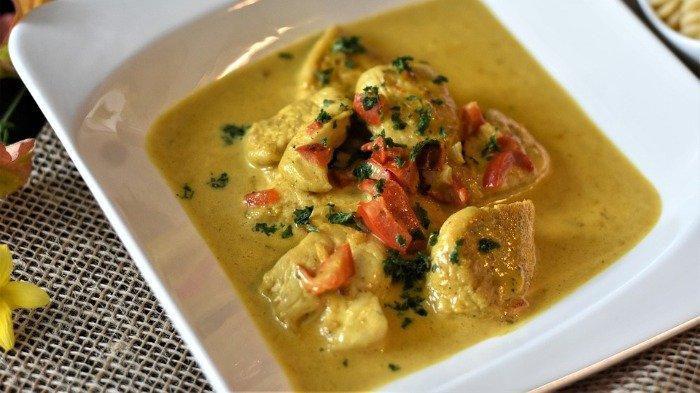 Resep Opor Ayam Panggang Khas Jepara, Aromanya Khas dan Gurih