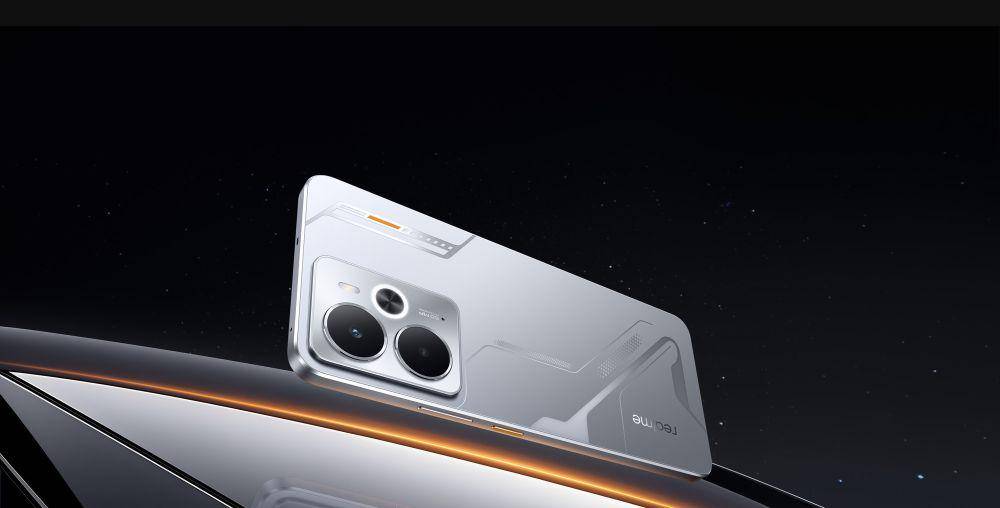 realme 14 5G varian Mecha Silver (realme.com)