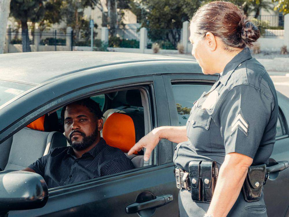 Berurusan dengan polisi di jalan raya (Pexels.com/Kindel Media)