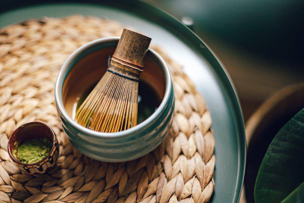 ilustrasi ceremonial matcha (pexels.com/ROMAN ODINTSOV)