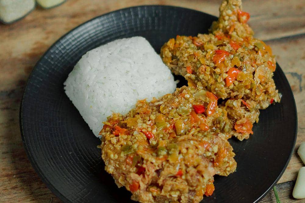 ilustrasi ayam geprek