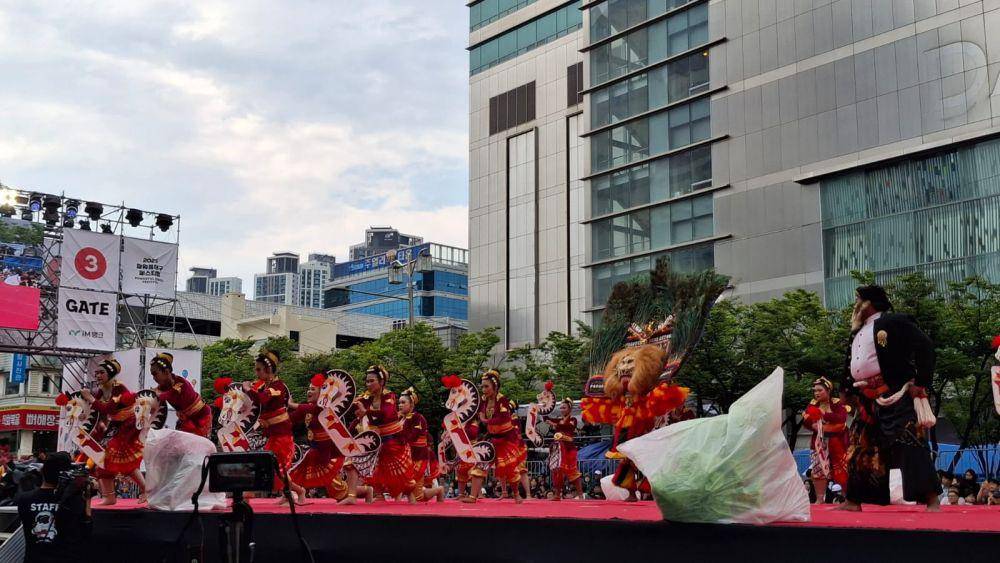 Sanggar tari Svadara Warna Indonesia/ dok Svadara