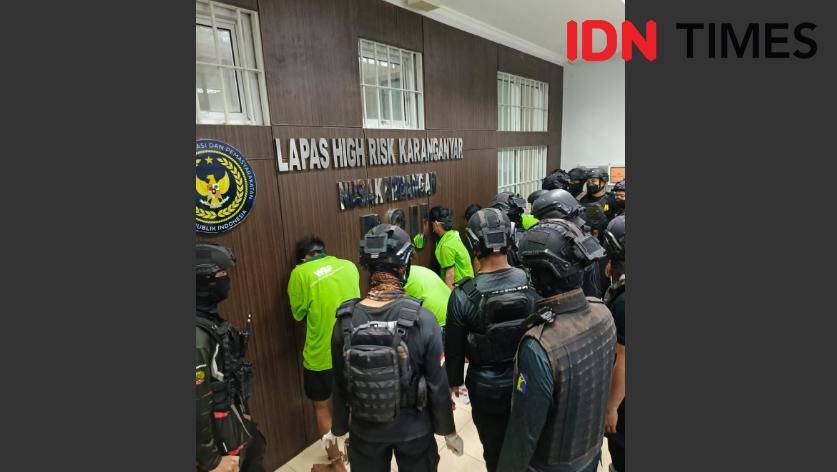 Proses Pemindahan warga binaan Lapas Narkotika Muara Beliti, Sumatera Selatan, ke Lapas Nusakambangan, Cilacap, Jawa Tengah, Minggu (11/5/2025) (Dok/Ditjen Pemasyarakatan Kemenimipas)
