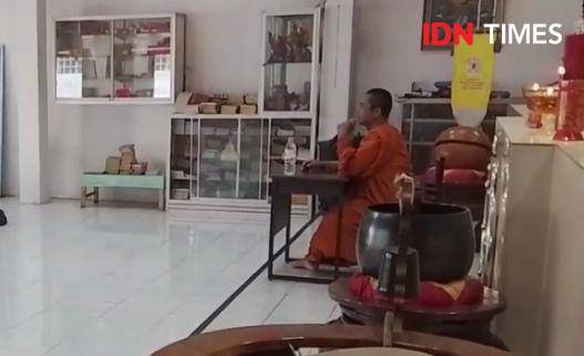 Waisak adalah cermin bagi setiap umat untuk kembali melihat ke dalam diri, Senin (12/5/2025).(IDN Times/Cokie Sutrisno)