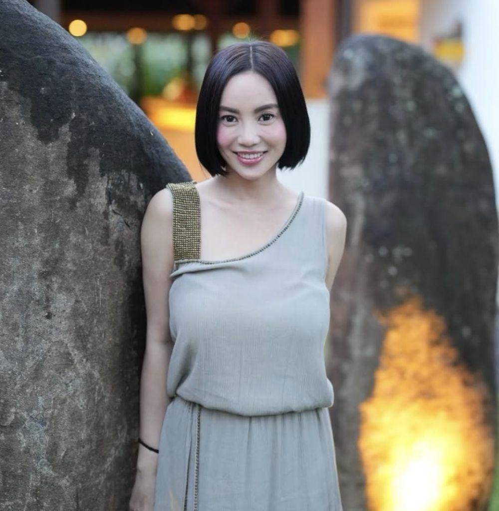 Dearly Desiana (instagram.com/dearlydjoshua)