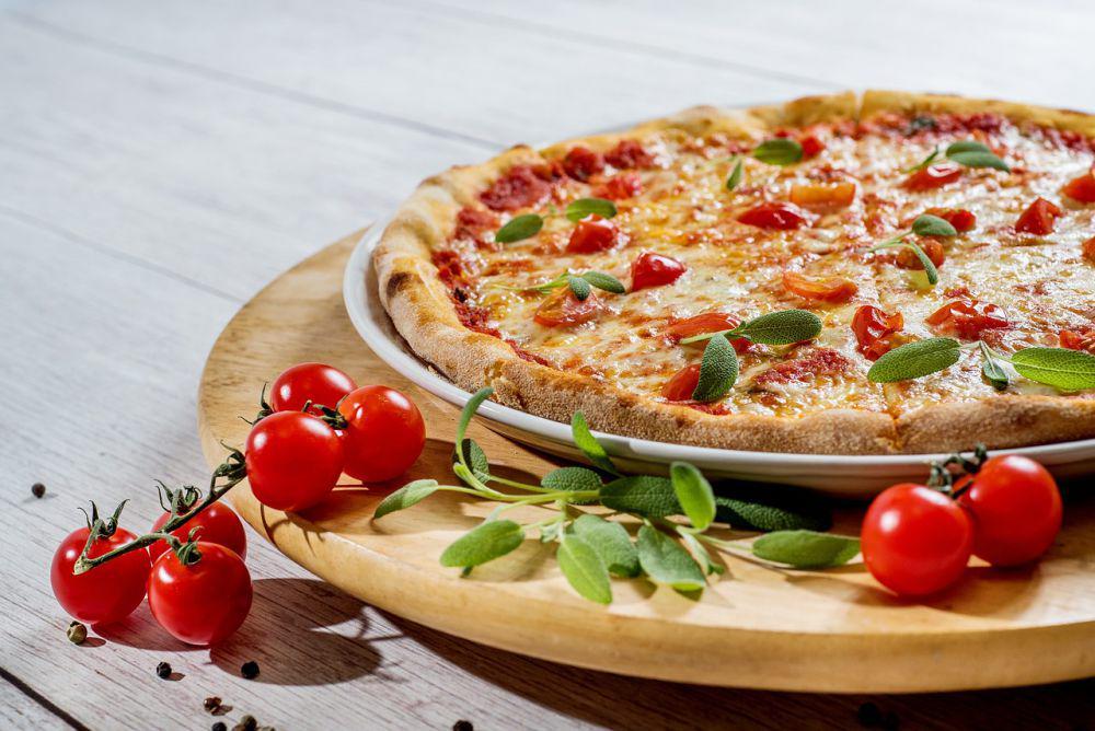 5 Bahan Pizza Teflon Tanpa Uleni Adonan Tetap Lembut dan Renyah