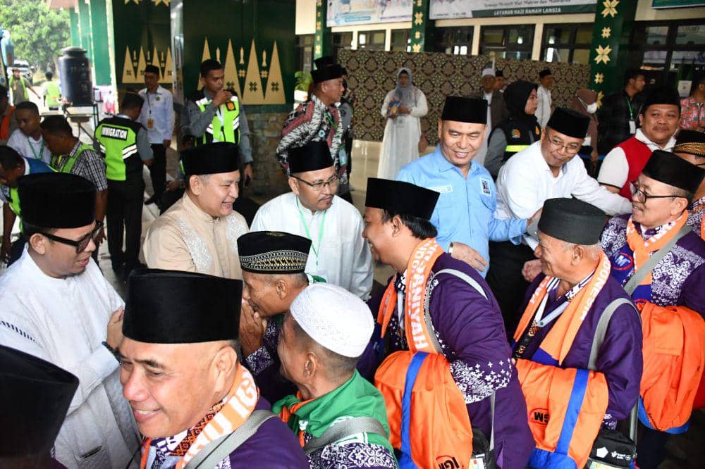 369 Jemaah Haji Kloter 9 Palembang Berangkat, 1 Batal Karena Hamil